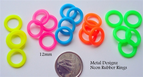 Neon Rubber Jump Rings - 10 mm