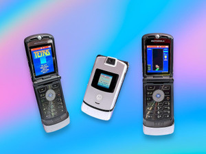 Vintage Y2K Razr Mobile Flip Cell Phone. F179-RR217687