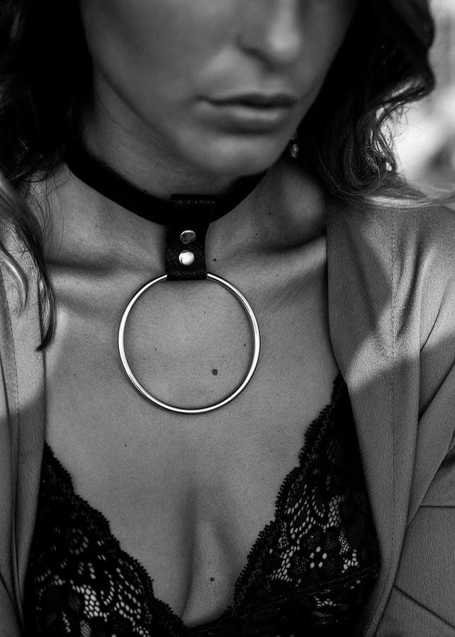 Big Ring Detail Stylish Choker
