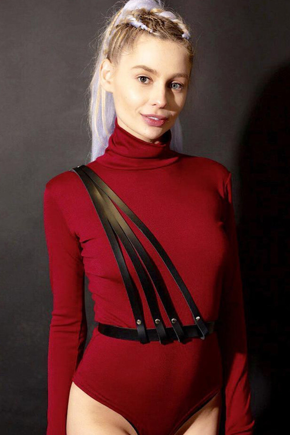 Comfortable Leather Bondage Harness for Fashionable Wear