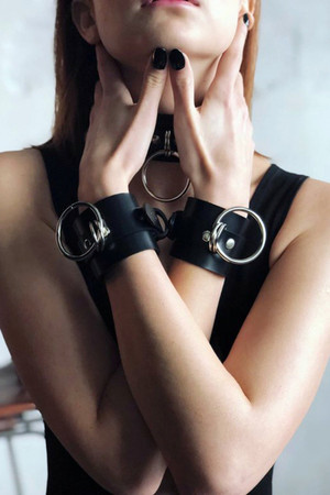 Leather Harness Collar & Handcuffs Harness Set