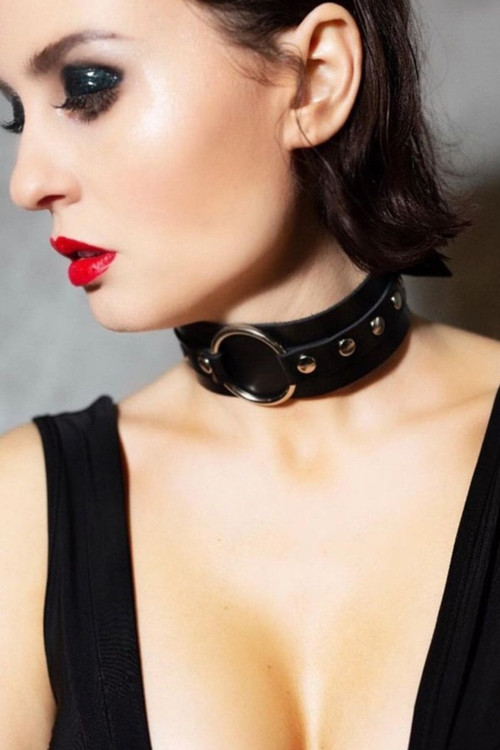 Stylish Leather Choker with Ring Detail Wide Band Adjustment