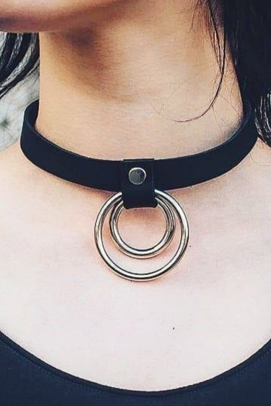 Elegant Leather Choker With Thin Ribbon Ring Detailed Tuning