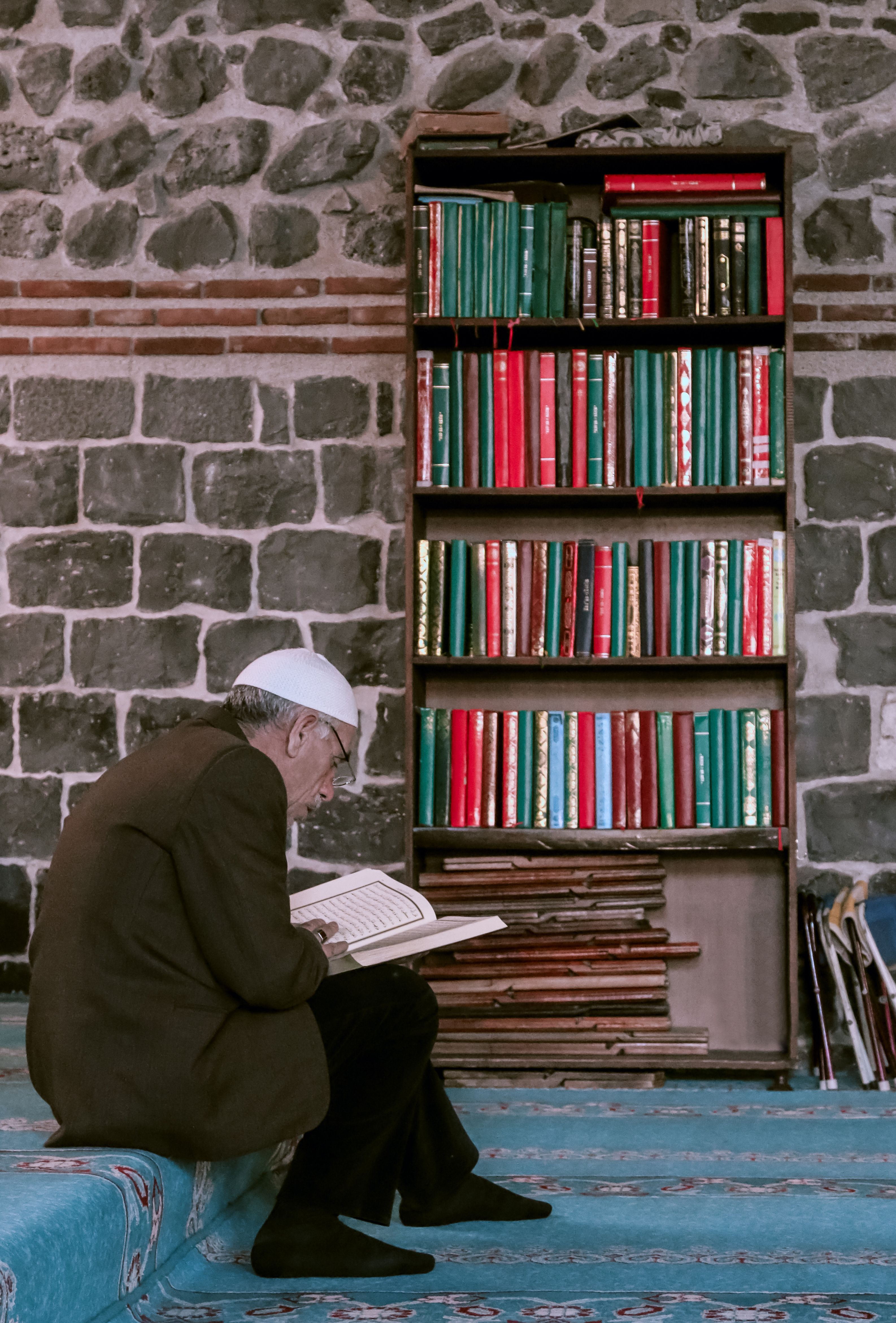 Best Hadith Books: A Sunni Muslim's Guide to the Prophetic Tradition in Print