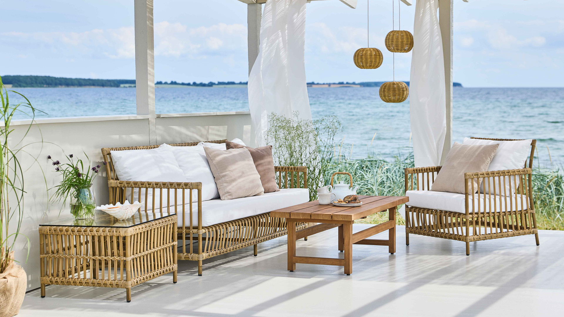 Outdoor Coffee + Side Tables