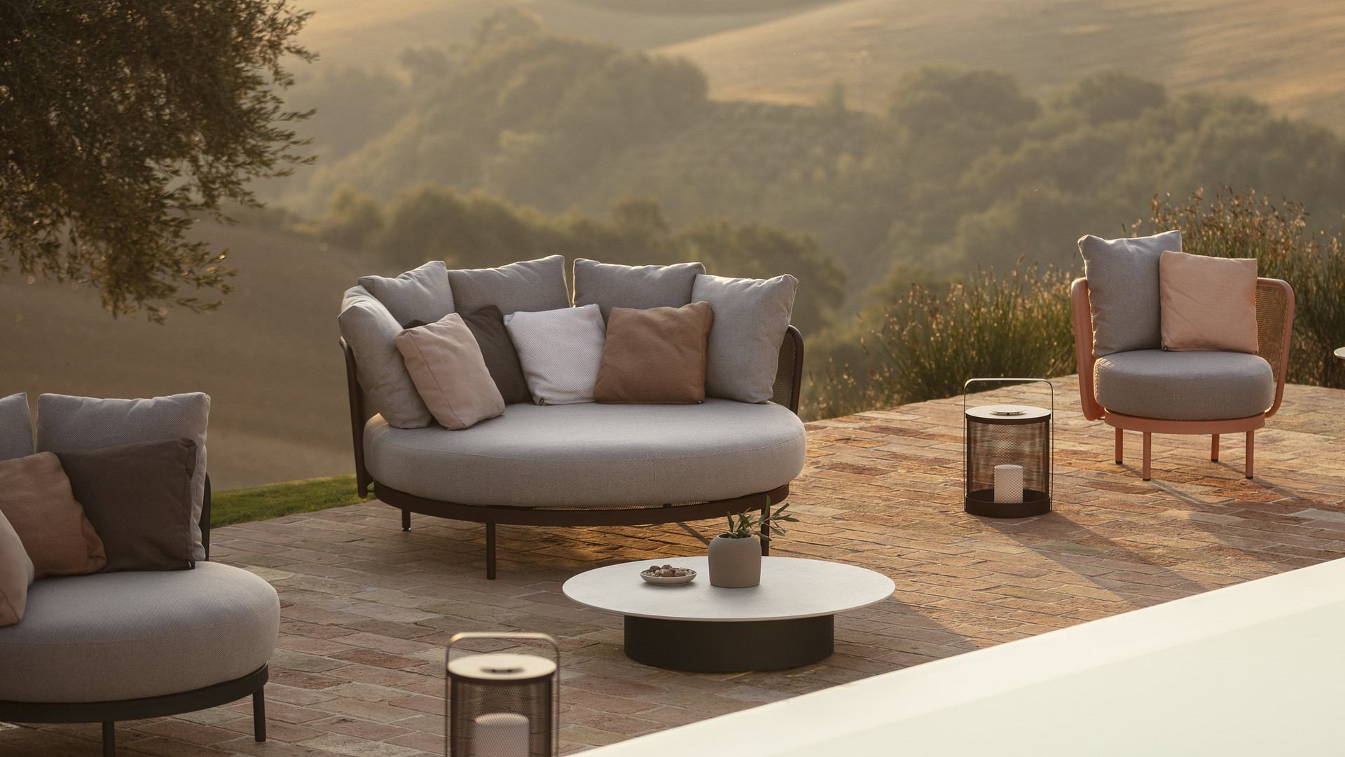 Outdoor Daybeds