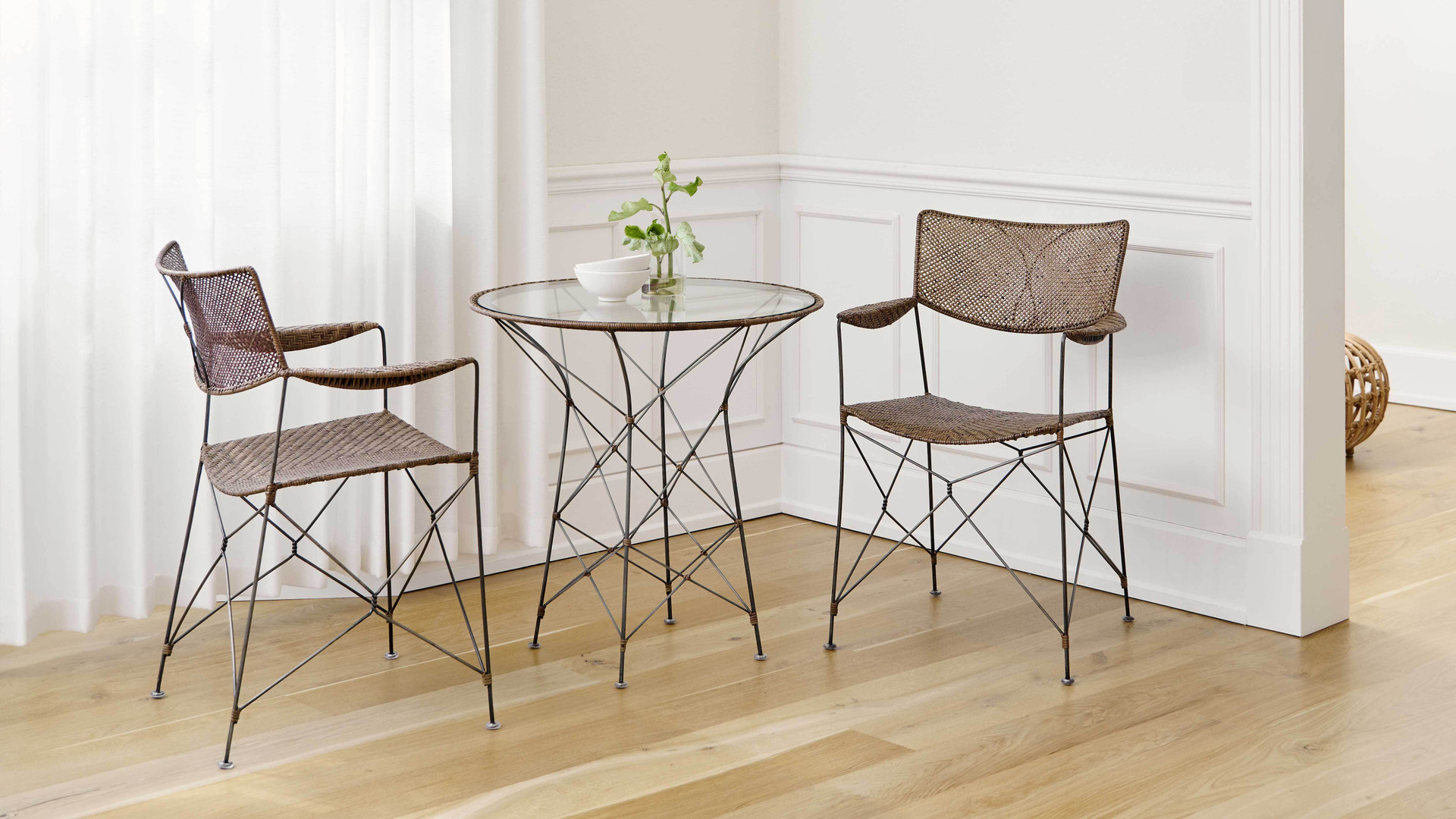 Bistro & Cafe Tables