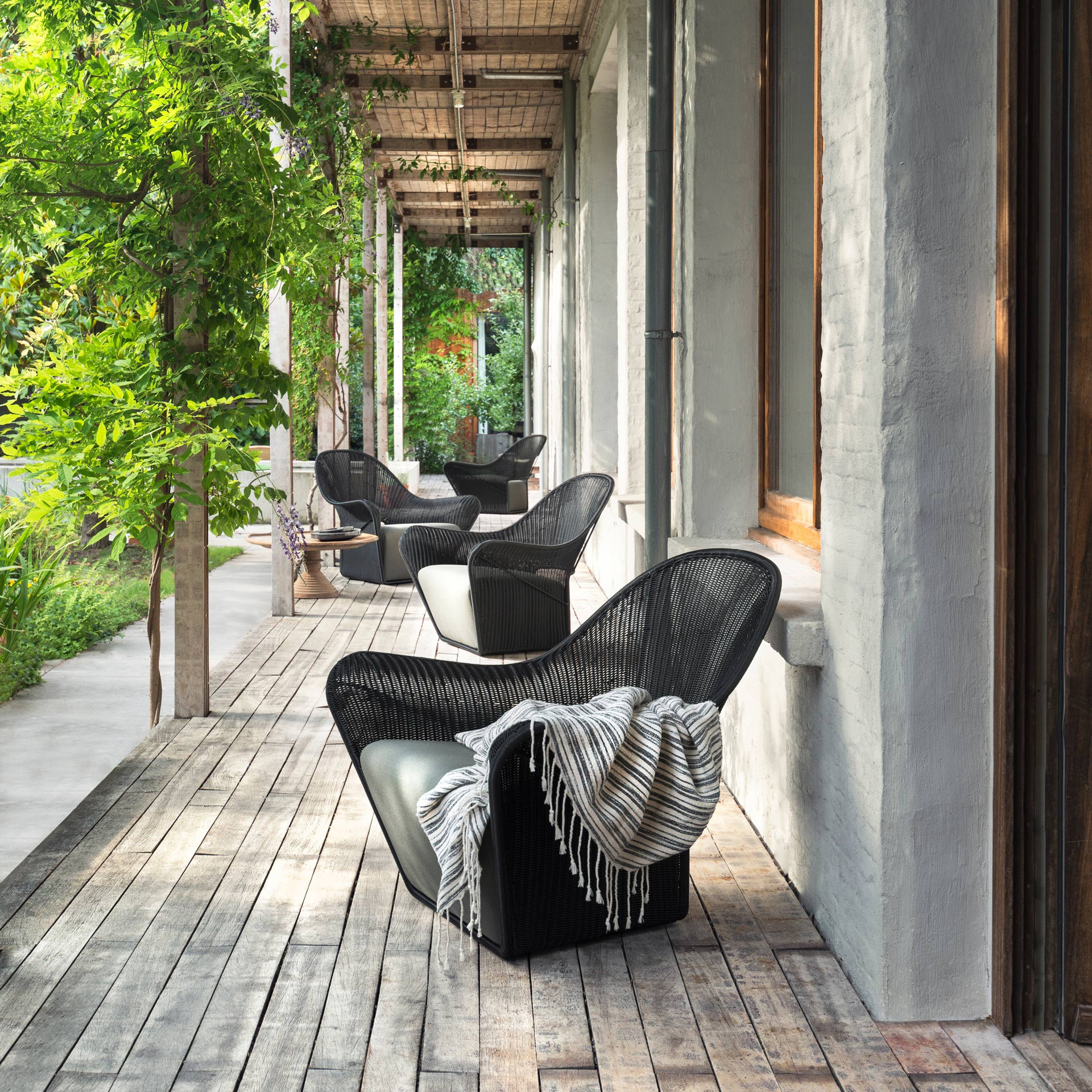 Manta Lounge Chair - Thumbnail 5