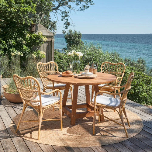 George Teak 47" Round Table George Teak 47" Round Table