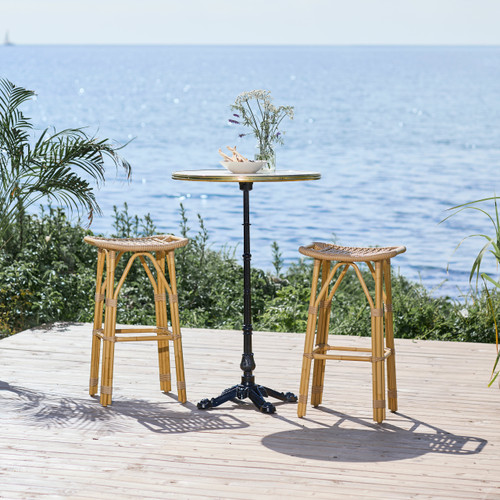 Salsa Bar Stool Exterior