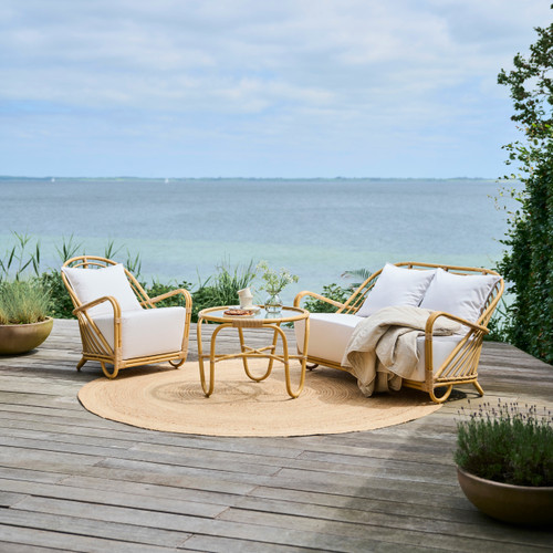 Arne Jacobsen Charlottenborg Table Exterior Arne Jacobsen Charlottenborg Table Exterior