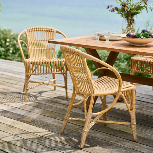 Robert Chair Exterior Robert Chair Exterior