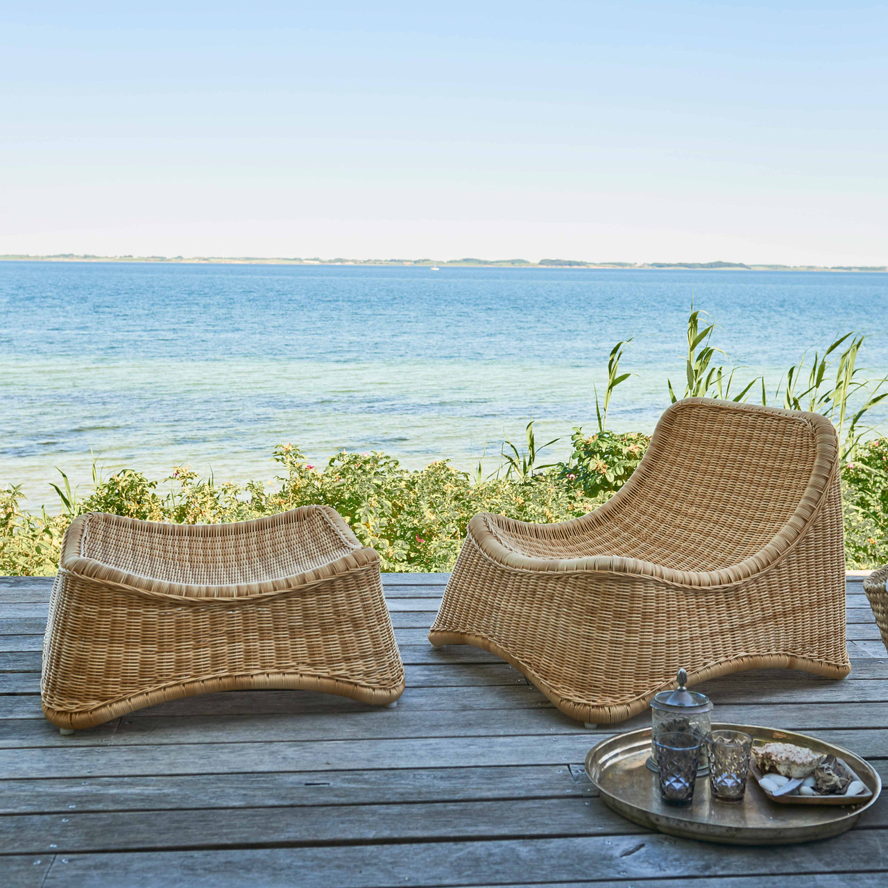 Outdoor Lounge Chairs | Relaxed Elegance by Sika Design