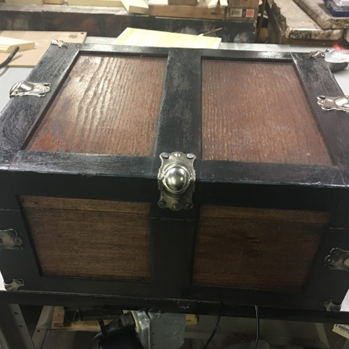 Knock Box Trunk with light
