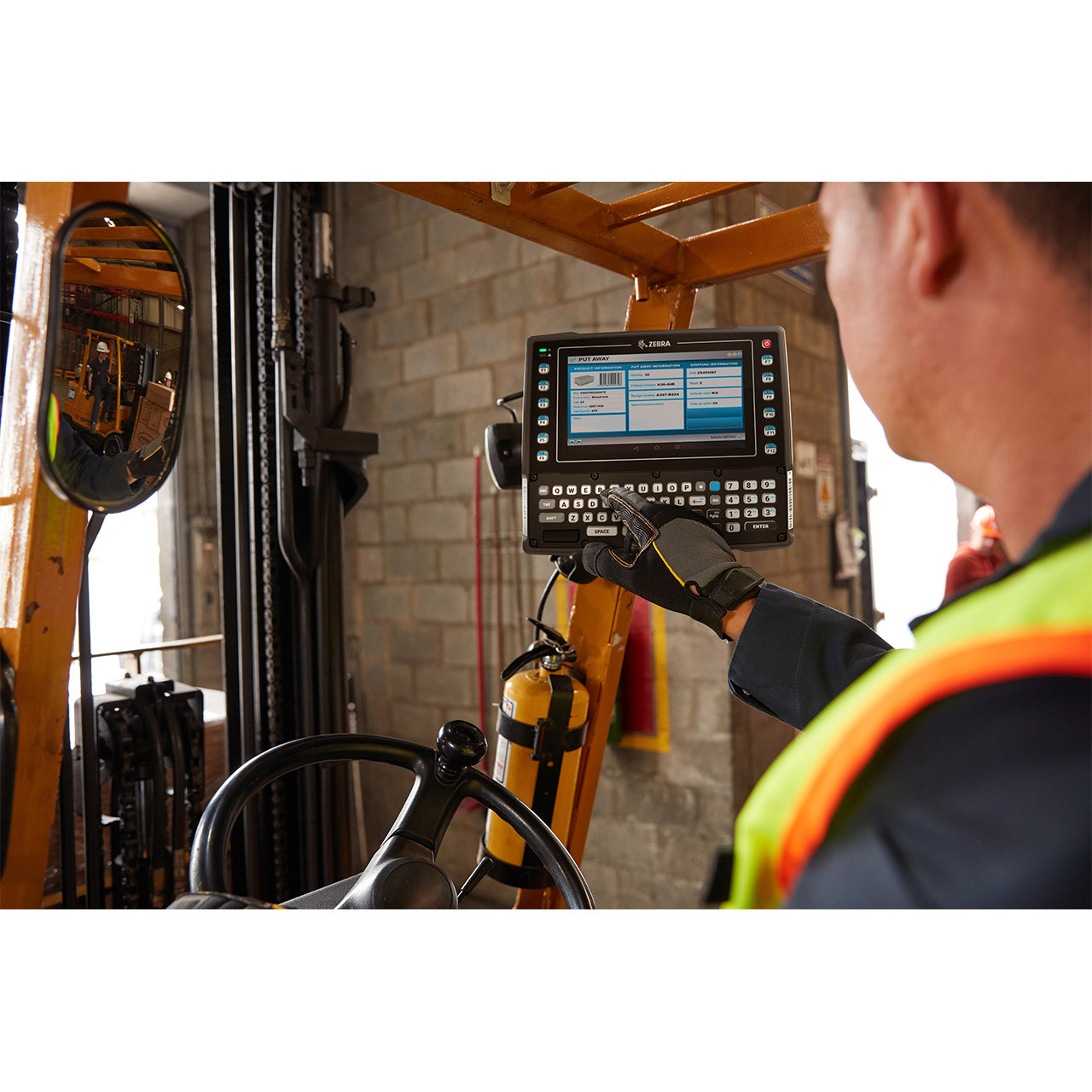 VC83-08SOCQBAABANA - Zebra VC8300 Vehicle Mount (8