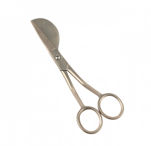 High-quality OESD duckbill applique scissors with 50mm blade, forged German grade stainless steel, sandblasted nickel chrome plating for durable grip, ideal for precision cuts in applique projects, easy to use and maintain. High-quality OESD duckbill applique scissors with 50mm blade, forged German grade stainless steel, sandblasted nickel chrome plating for durable grip, ideal for precision cuts in applique projects, easy to use and maintain.