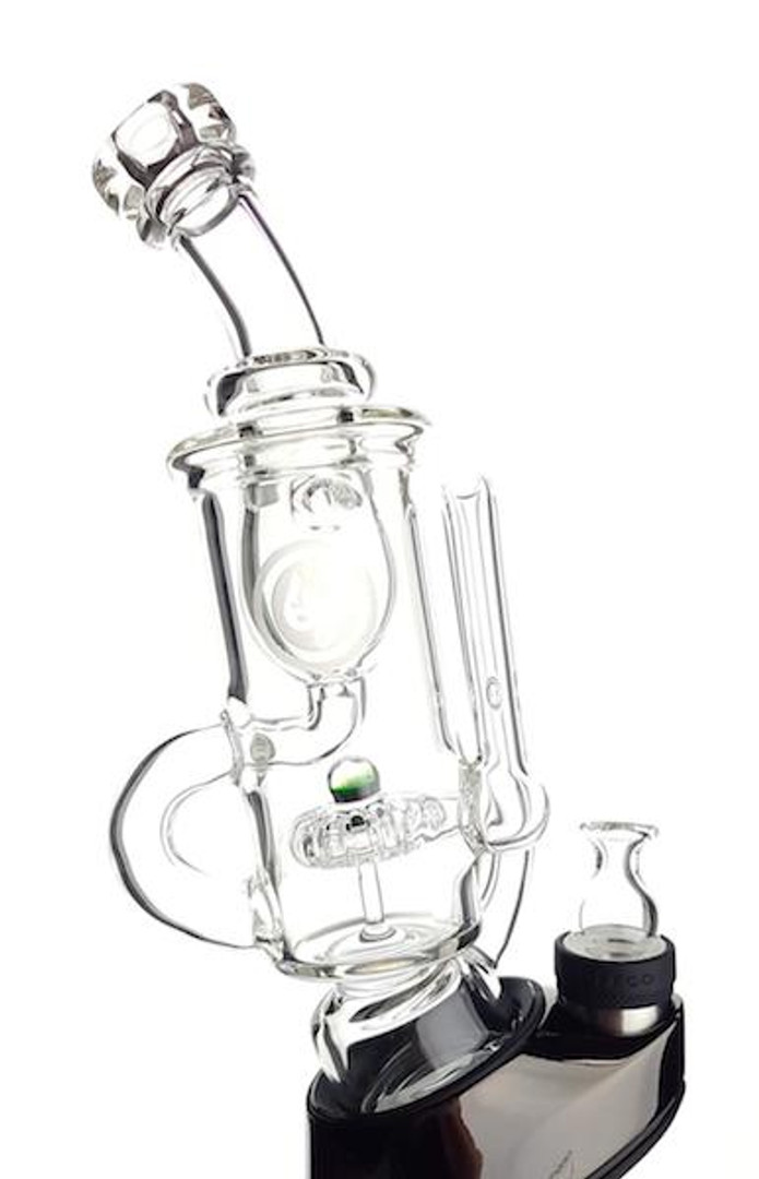 What is the difference between the Puffco Peak and the Peak Pro