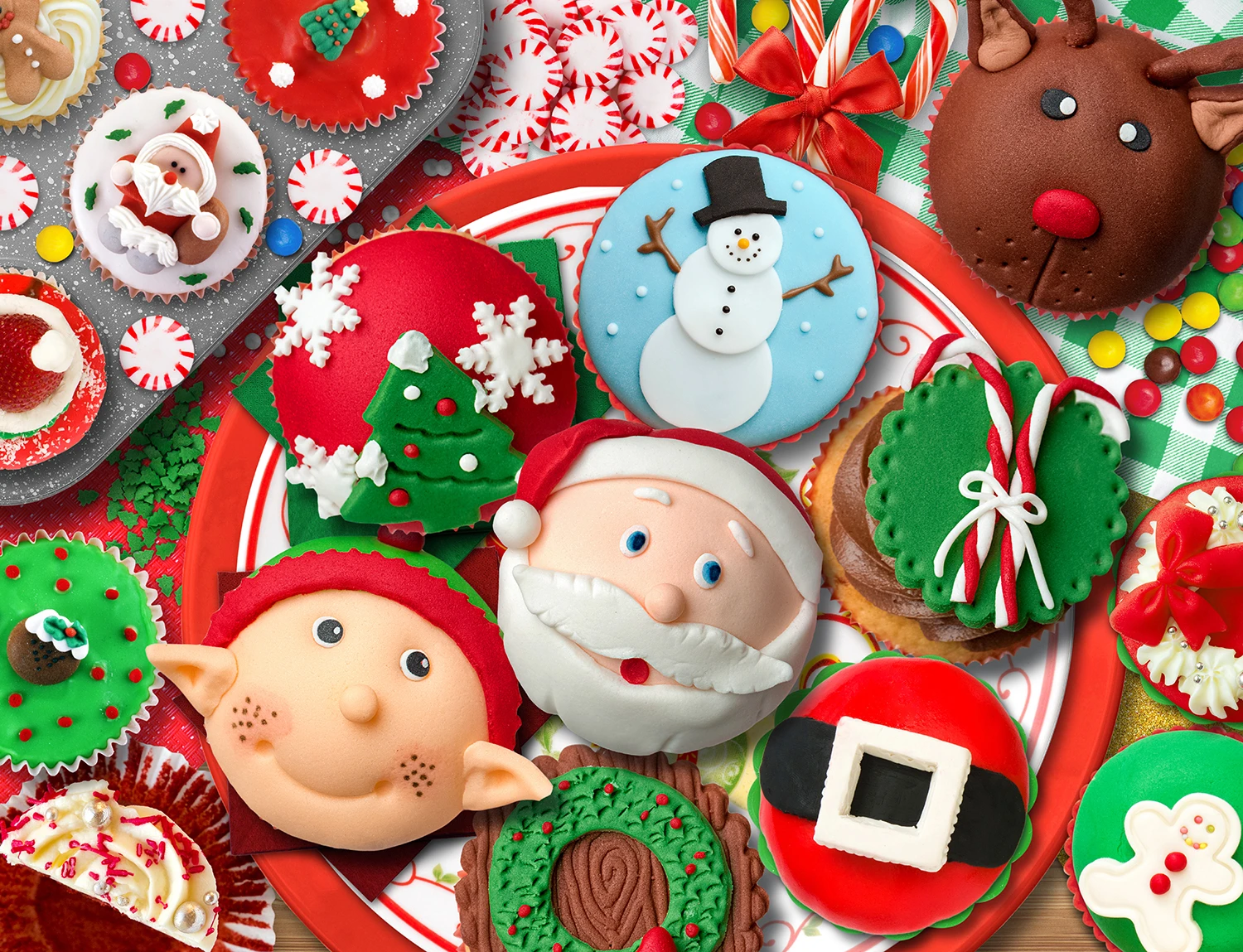 34-01723-ChristmasCupcakes-