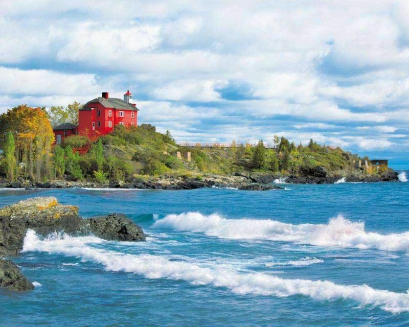 Marquette Lighthouse 1000 Piece Jigsaw Puzzle - 27x20 Inch, Made In USA, MI Puzzles