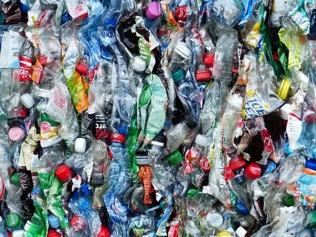 plastic-bottles-115071-640-1-.jpg