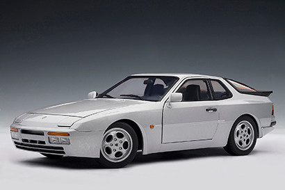 Now stock, parts for 77956 Porsche 944 Turbo Silver 