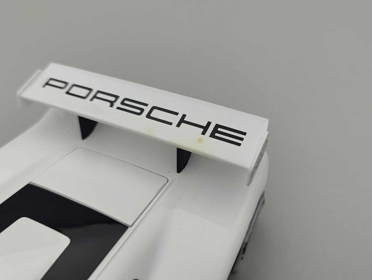 Gt1 Rear Wing Porsche 911 GT1 LeMans #25 - Rear Compartment Cover / Spoiler - AUTOart ...