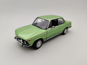 80430151479 BMW 2002TII L Green (Dealer)