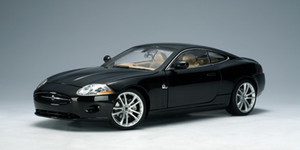 73632 Jaguar XK Coupe Midnight Black