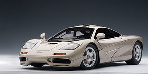 76003 McLaren F1 Platinum Silver