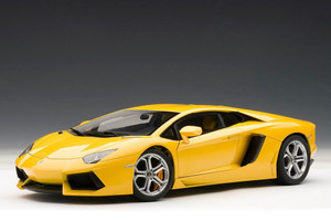 74664 Aventador LP700-4 Metallic Yellow