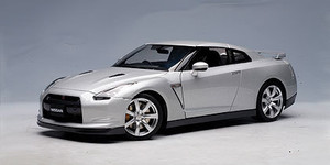 77386 Nissan GT-R (R35) - Ultimate Metal Silver