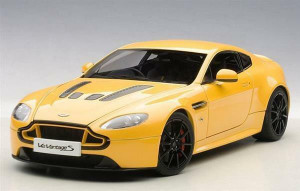 70252 V12 Vantage S 2015 Yellow