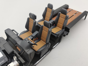 Mercedes G63 AMG 6x6 Silver - Interior / Engine Mercedes G63 AMG 6x6 Silver - Interior / Engine