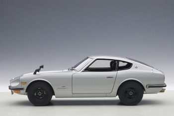 1/18 1969 Nissan Fairlady Z432 - Silver 1/18 1969 Nissan Fairlady Z432 - Silver