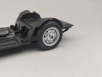 Mazda New Cosmo Sport White - Chassis / Engine Mazda New Cosmo Sport White - Chassis / Engine