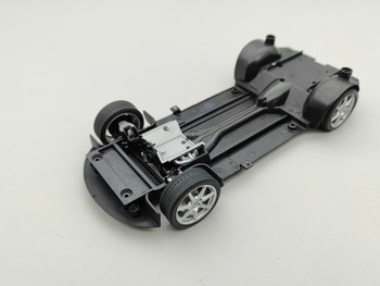 Aston Martin V8 Vantage Titanium Silver - Chassis Aston Martin V8 Vantage Titanium Silver - Chassis