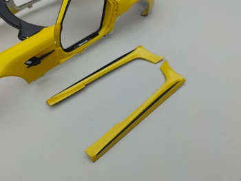 Mercedes AMG GT R Yellow - Body