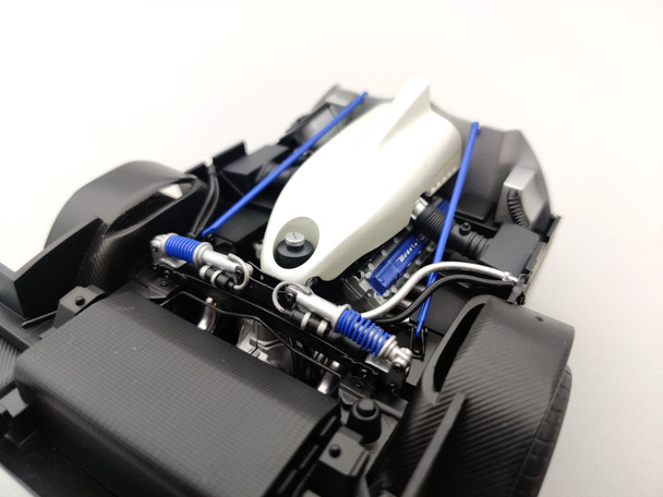 Maserati MC12 Pearl White - Chassis / Engine Maserati MC12 Pearl White - Chassis / Engine