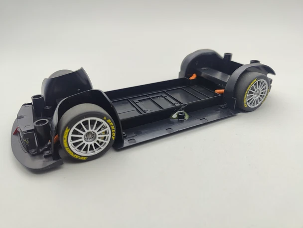 Mercedes Benz C-Class DTM Original-Teile Schneider #1 - Chassis