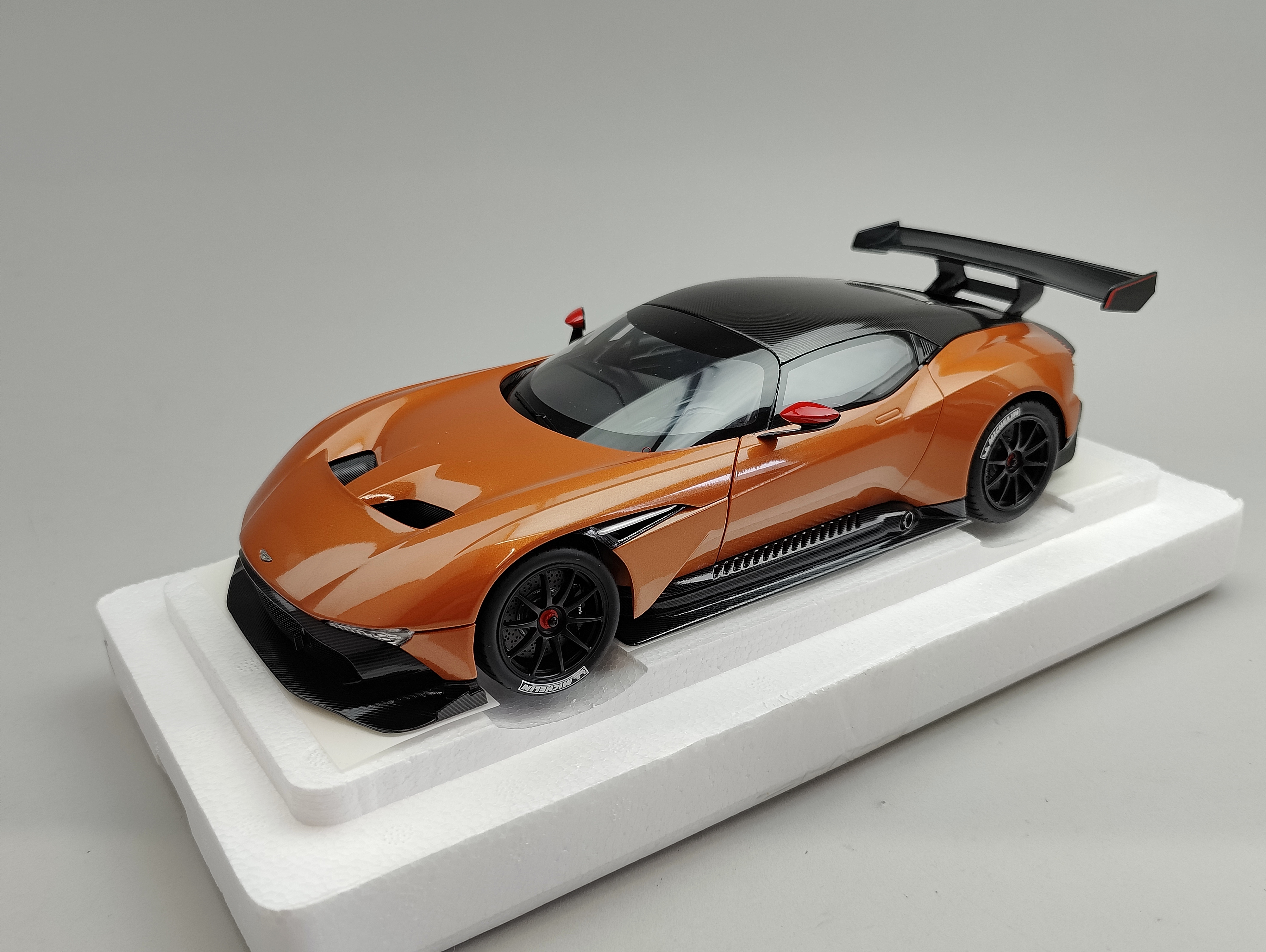 Now stock, 15 Various Second Choice Models in 1:18 scale. - AUTOart Spares