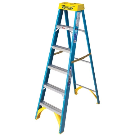 Werner 8 ft. Fiberglass Step Ladder 250 lb.
