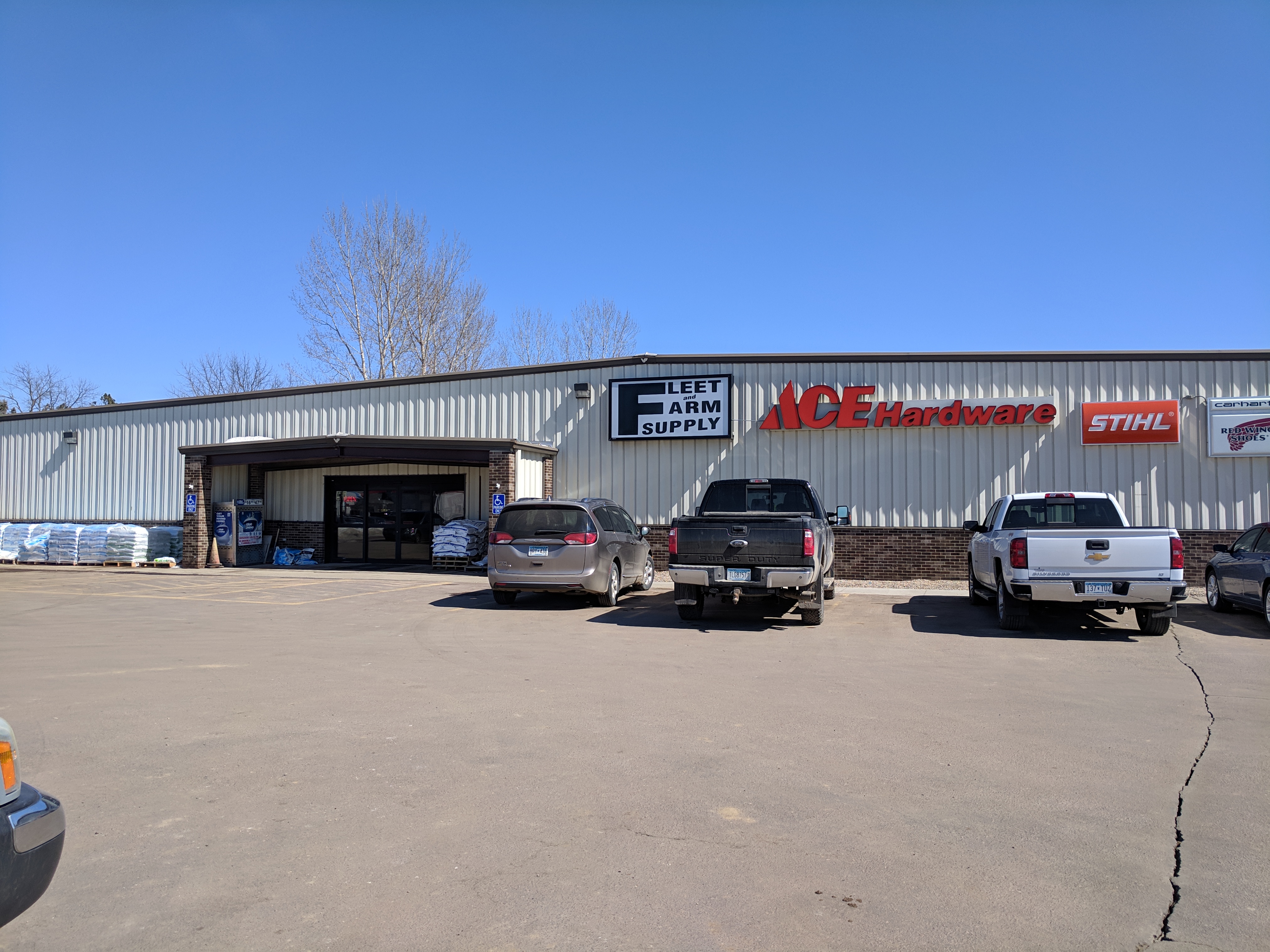 img-20190322-134931-outside-fleet-front-of-bldg.jpg