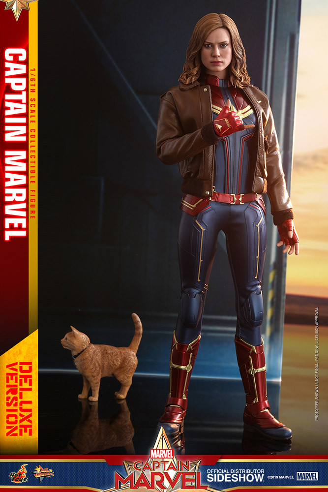 CAPTAIN MARVEL Deluxe Version Sixth Scale Figure by Hot Toys MMS522 -  O'Smiley's Dolls & Vintage Toys