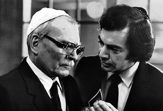 Neil Diamond, Blackface, and the Messy Legacy of Why You Should Watch The Jazz Singer 1980