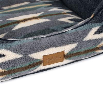  Pendleton Fleece Kuddler - Wyeth Trail Oxford