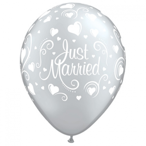 Round Printed Latex Balloons Just Married Hearts Silver 11 inch – 25 pack