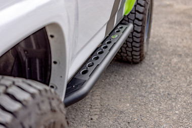 Raid Heavy Duty Side Steps Suited For 2013-2018 Ram 1500