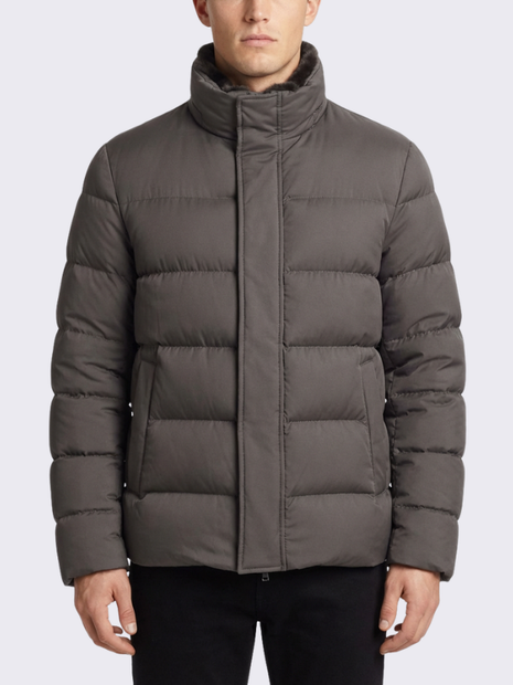 MEN'S HERNO ULTRALIGHT WATER REPELLENT DOWN FILLED BOMBER JACKET IN TAUPE- FRONT VIEW WITH FAUX FUR COLLAR 