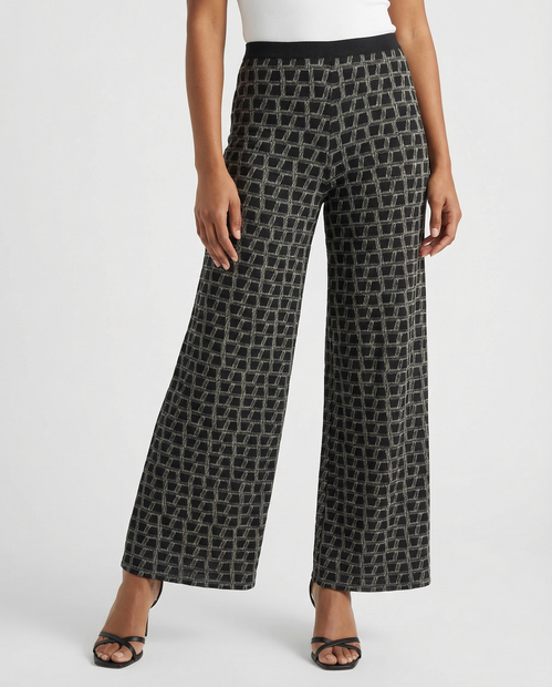 SIYU TEXT PANT - FRONT VIEW WITH MODEL