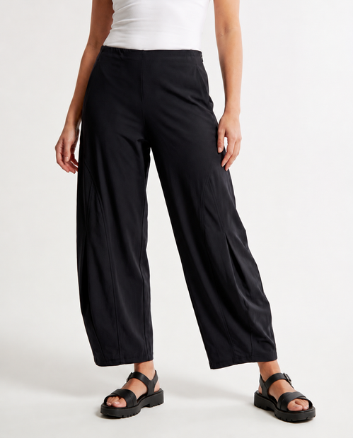 WOMEN'S PORTO 'BELDEN' LIGHTWEIGHTSOLID PANT IN MIDNIGHT - FRONT VIEW 